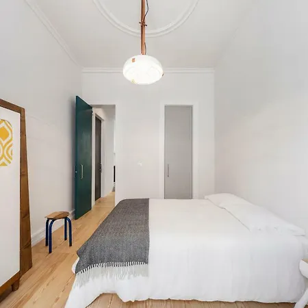 Awarded 3 Bedrooms Upscale Flat@chiado Bairro Alto Lisbona