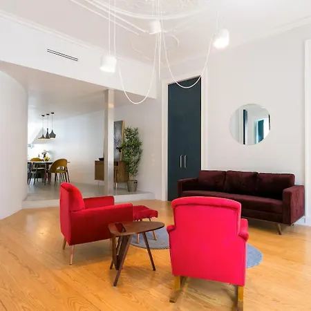 Awarded 3 Bedrooms Upscale Flat@chiado Bairro Alto 아파트 *