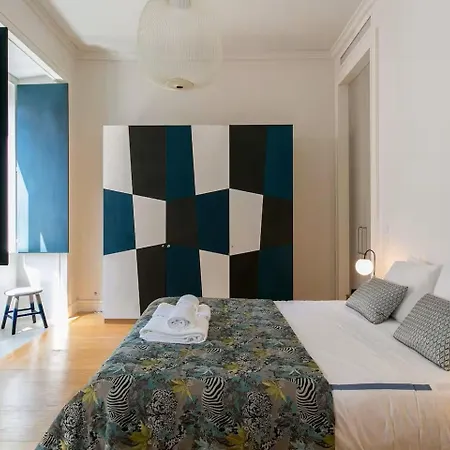 아파트 Awarded 3 Bedrooms Upscale Flat@chiado Bairro Alto