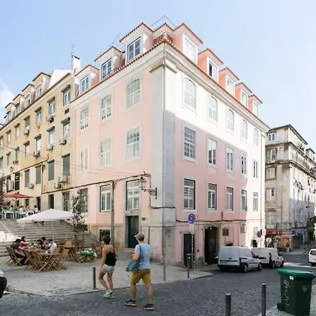 Awarded 3 Bedrooms Upscale Flat@chiado Bairro Alto Лиссабон