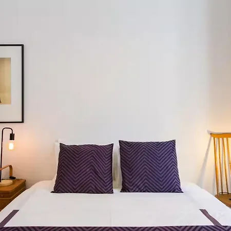 Awarded 3 Bedrooms Upscale Flat@chiado Bairro Alto * Лиссабон