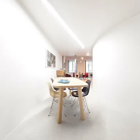 아파트 Awarded 3 Bedrooms Upscale Flat@chiado Bairro Alto