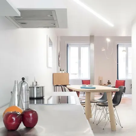 아파트 Awarded 3 Bedrooms Upscale Flat@chiado Bairro Alto