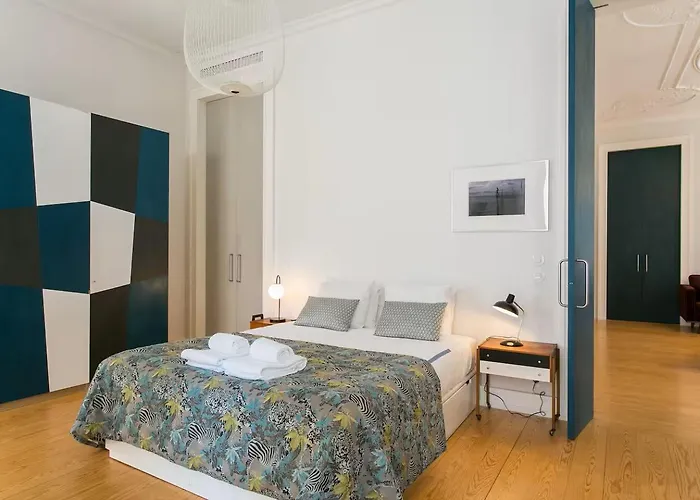 Awarded 3 Bedrooms Upscale Flat@chiado Bairro Alto Apartmán